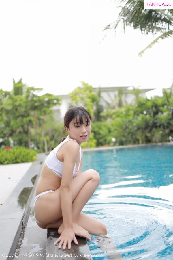 Kely香香  [MFStar]高清写真图 2019.09.23 VOL.214 Baileys 香儿第18张图片